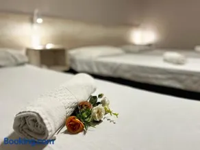 Lamour Hotel - Image 2