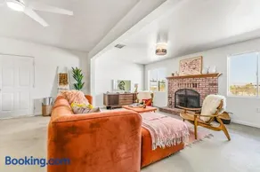The Maude House - Image 2