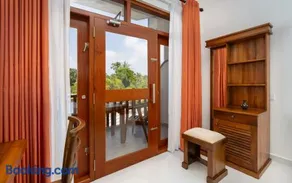Hotel Southern Blue Sapphire - Image 1