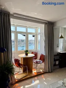 Scenic Harbor Apartment in Historic Three Cities - Image 2