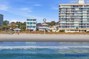 Phenomenal Oceanfront Centrally Located Huge 4k sq ft Home w Private Pool, Hot Tub, Yard, Patio, 4 Decks, Gameroom - Image 1