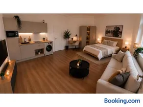 MeBa Living Premium Studio Queensize Bett, WLAN, Küche & Nespresso - Image 1