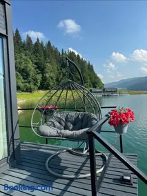 Black Swan Lakehouse - Image 1