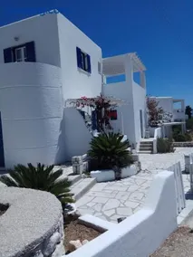 Nicos Studios & Apartments - Image 4