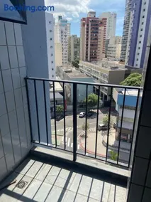 Quarto e sala Localização ótima na opinião de 100% dos hóspedes - Image 2