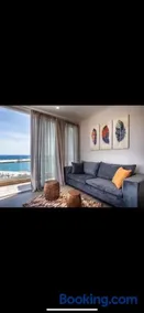 Big Blue suites 2 - Image 2
