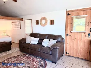 Open Concept Cabin for 2 - Near Ark Encounter! - Image 3