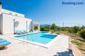 Private Luxury Holiday Home With Pool -Lola - - Image 1