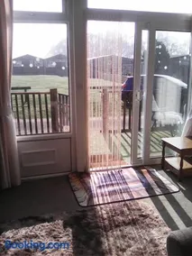 Yeolde 3 BEDROOM country View seashack cottage with FREE ALL ELECTRIC NEWLY REFURBISHED ENJOY - Image 5