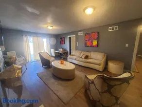 Super Large East Memphis 23 Beds - Image 4