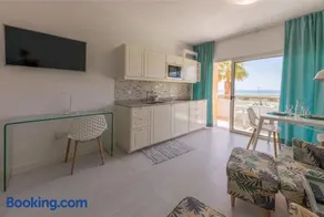 300 m beach, ocean view, refined, Wi-Fi, fiber - Image 1