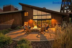 Modern Prospector Loft Walk to Eats Free Bus - Image 3