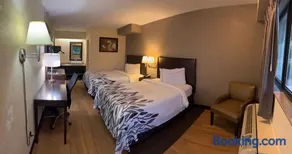 Red Roof Inn - Image 4
