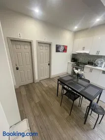 The SoHo Room at King and Queen st Toronto - Image 2