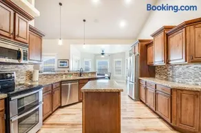 Kerry Hill Manor Family Vineyard Retreat - Image 4