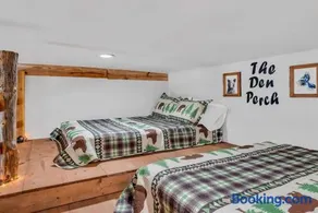 The Den at J-Barn - Secluded Retreat - Image 3