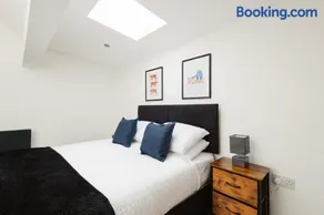 Two Bedroom Executive Pad by Traboule Properties Ltd - Image 5