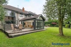The Luxury Country Home - Image 1