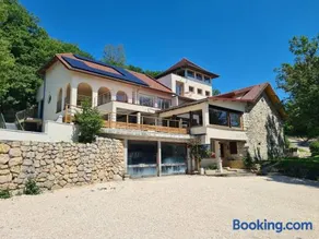 Le Vernay en Savoie - Petit Hôtel Nature - Image 1