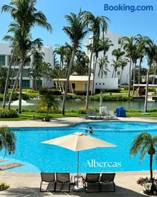 Lujoso Departamento con vista a alberca en Acapulco Diamante - Image 2