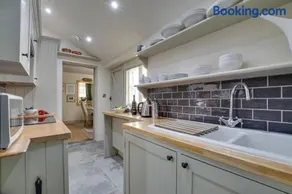 2 Bed in Canterbury oc-ct030 - Image 4