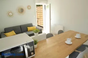 T2 - 28m2 avec cour et stationnement, wifi et linge fournis - Image 1
