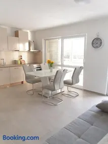 Apartments Nella - Image 3