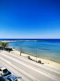 Sea and Sun Luxury apartment - Image 1