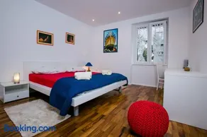 Guesthouse Old Mulberry - Image 1