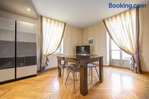 Casa Lagrange - elegant apt in the hurt of centre with parking by Home a porter - Image 4