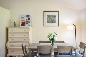 Perfect Family Home with Fireplace & Spacious Yard - Image 2