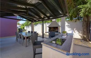 Six Bedroom Holiday Home In Perci - Image 2