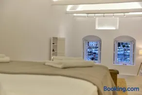 Hydra Hospitality Port Apartment - Image 3