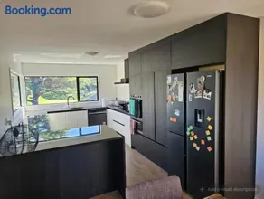 Modern Room by the Golf course with Private Ensuite an Spa - Christchurch - Image 2