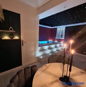 Suite cristal LovingSpa avec jacuzzi privatif - Image 1