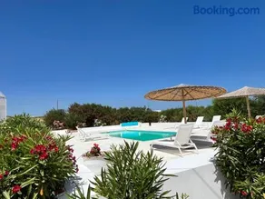 Villa Meltemi on the Outskirts of Naousa, Paros - Image 1