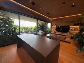 Skyline 41 Luxury Executive Loft - Image 2