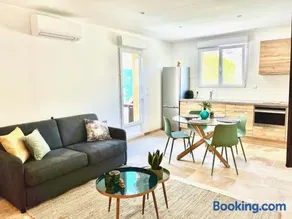 Studio with Garden - Pauseto West 4 - 2 min from Beach - Image 2