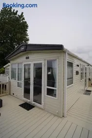 Stunning Heacham Sunset lodge pets go free linen included - Image 3