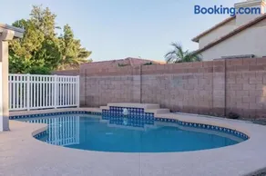 Gilbert Home Private fenced Pool Family Fun and Prime Location - Image 2