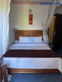 Pinebreeze Holiday Resort - Image 1