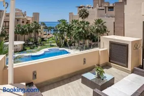 Bp7C2A Beachfront Penthouse With Private Pool - Image 1