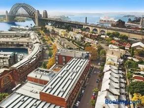 Walk To The Opera House, Over The Harbour Bridge and CBD - Image 5