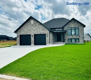 Luxury Home 2 mins drive to Saugeen Shores beach - Image 4