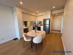 Sydney Private Home - Image 4