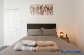 Modern Suite Blackburn - Image 5