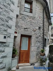 La casina de Tielve de Cabrales dentro del Parque Nacional Picos de Europa - Image 1