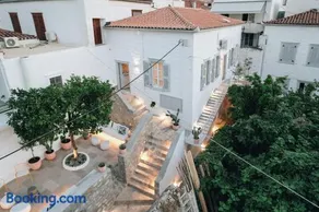 Calais Boutique Apartments - Image 2