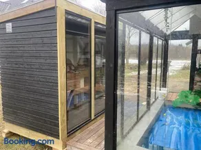 Poolhouse, no smoking everywhere - Image 2