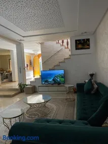Elegant Modern Villa with Pool - Image 1